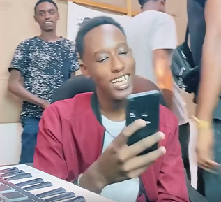 Theecember - Finesse Cover