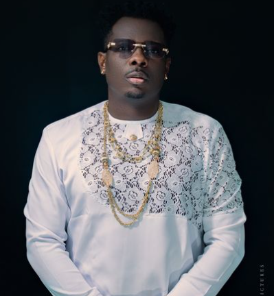 Terry Apala - Black And White Ft Bella Shmurda