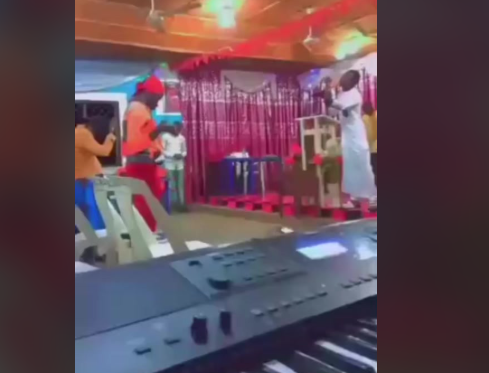 Emi Moses - Spirit Filled Worship