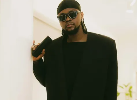 Kizz Daniel - Somebody Like You Ft. Simi